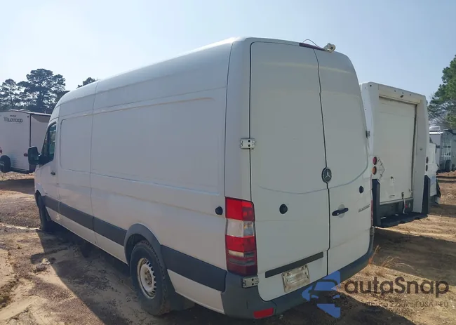 WD3PE8DB4FP132408: 44443039