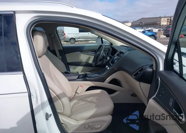 2LMPJ8K93LBL07817: 44443041