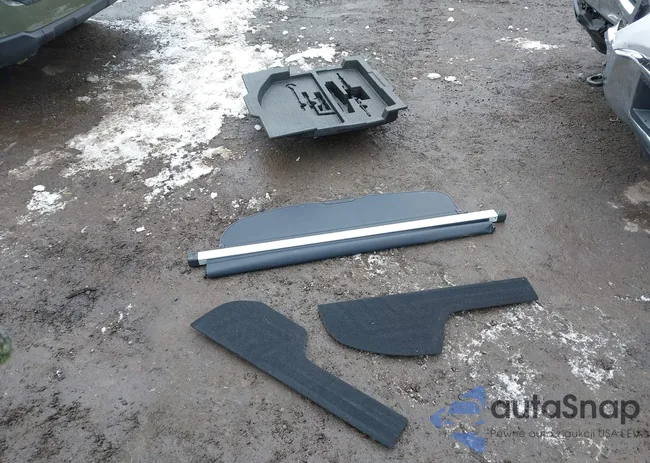 4S4BSANC8F3247619: 44443201