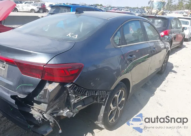 3KPF24AD0ME330795: 44442411