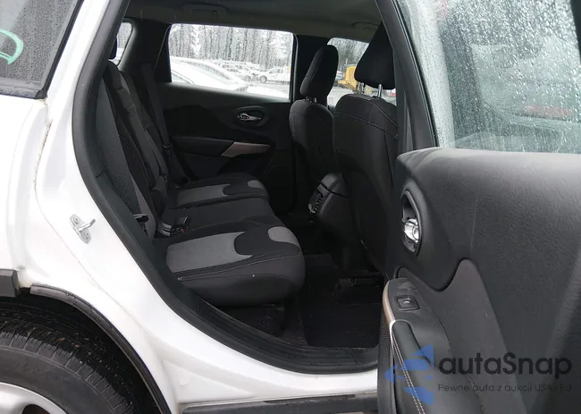 1C4PJMAB8HW588614: 44442512