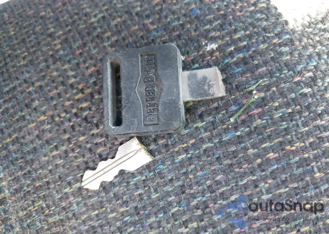 1GCEC14W6YZ182571: 44442600