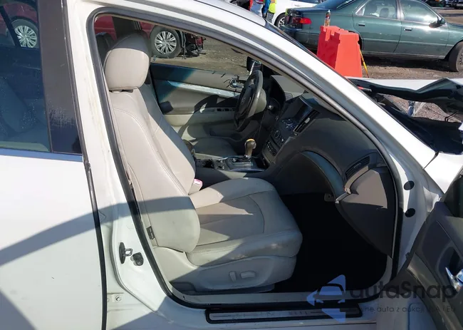 JN1CV6AP4AM402162: 44442631