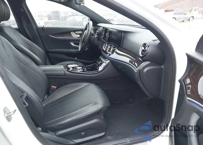 WDDZF4KB8HA067338: 44442695