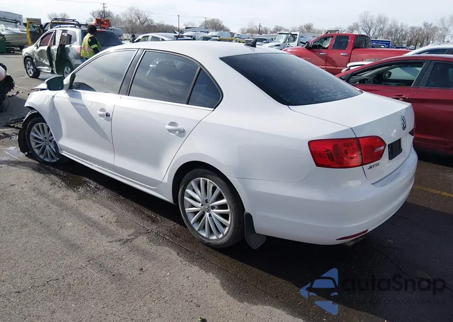 3VWLL7AJXCM360556: 44443837