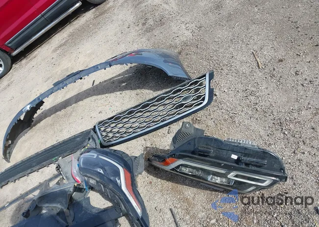 SALYB2RV4JA749900: 44443860