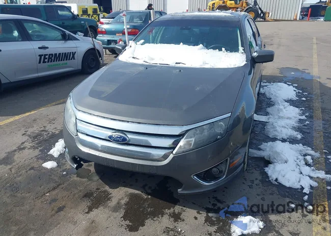 3FAHP0JA2CR268712: 44443885