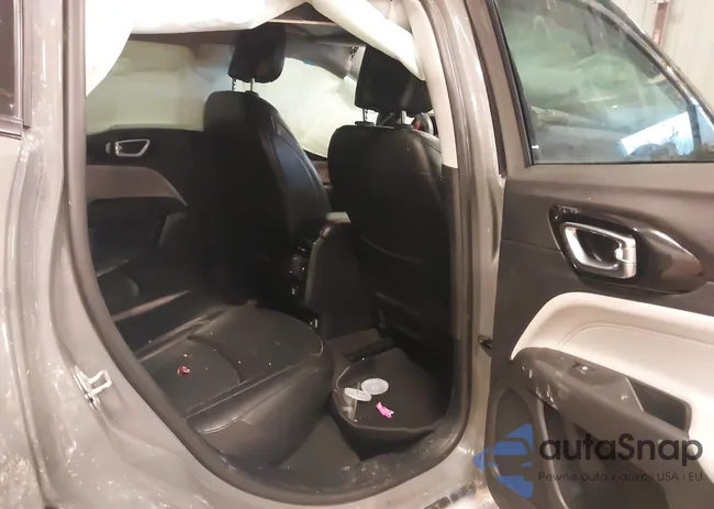 3C4NJDCB0NT174376: 44443976