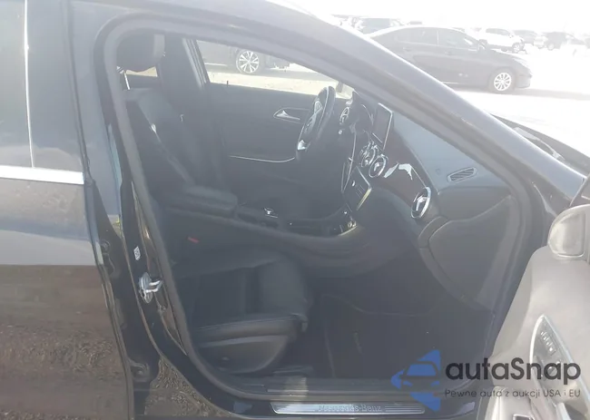 WDCTG4EB0HJ353459: 44444224