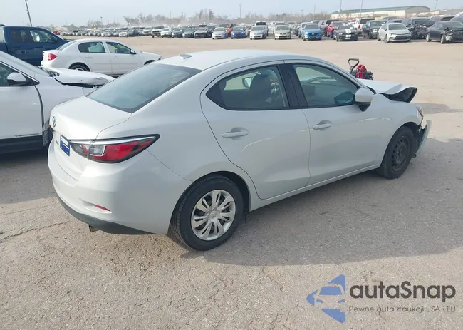 3MYDLBYV6KY500985: 44444273