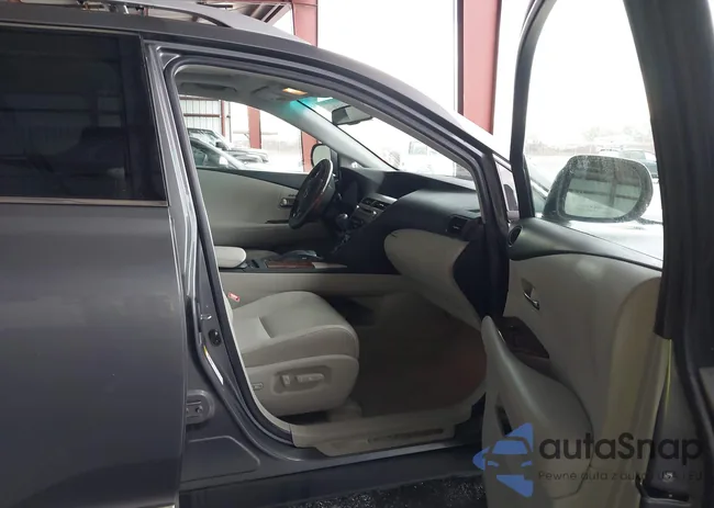 2T2ZK1BA8CC067058: 44443620