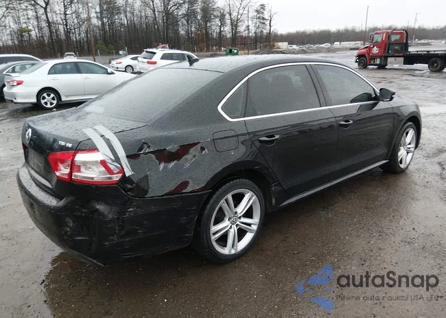 1VWBT7A30EC052880: 44445120