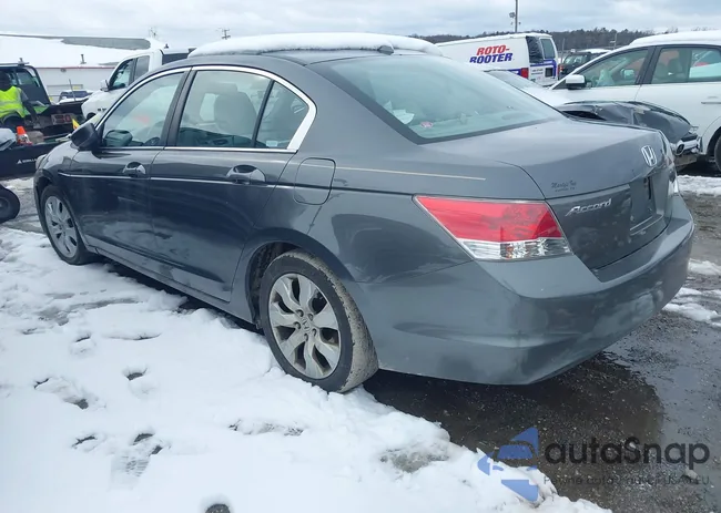 1HGCP26818A131527: 44445168