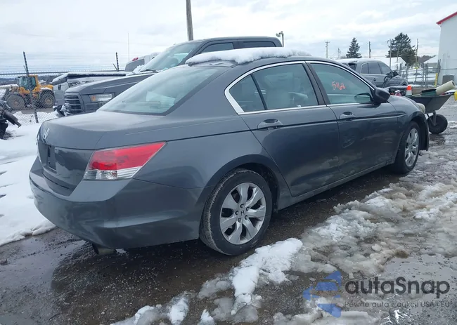 1HGCP26818A131527: 44445168