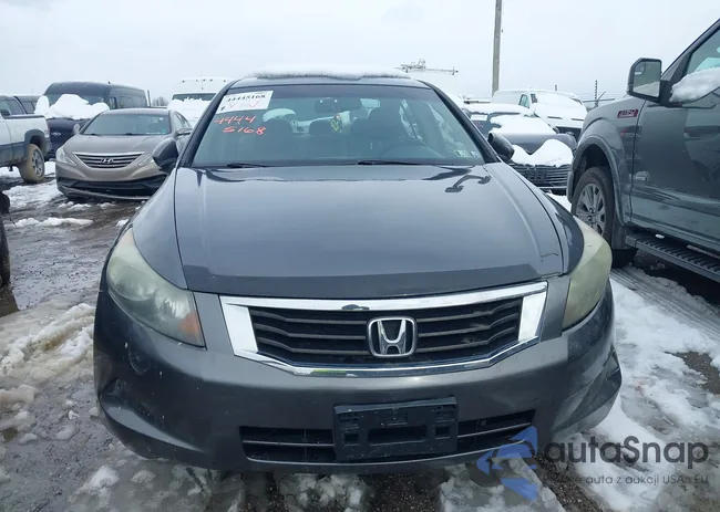 1HGCP26818A131527: 44445168