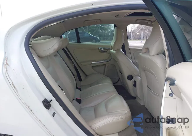 YV1622FS8C2122942: 44444456