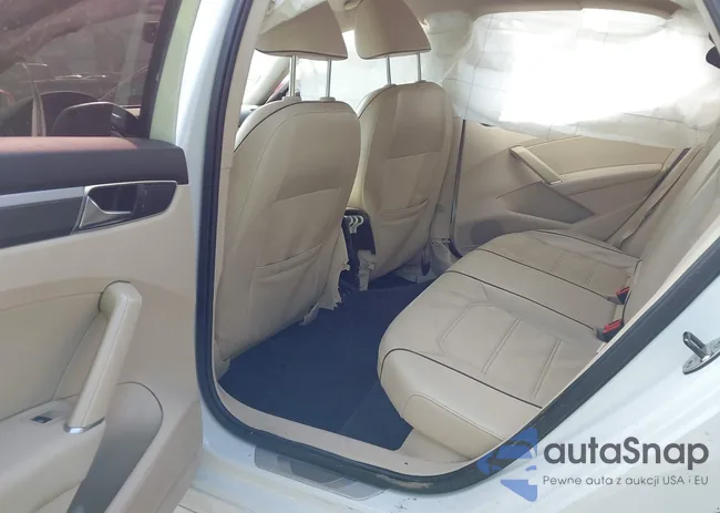 1VWDT7A39HC039753: 44444476