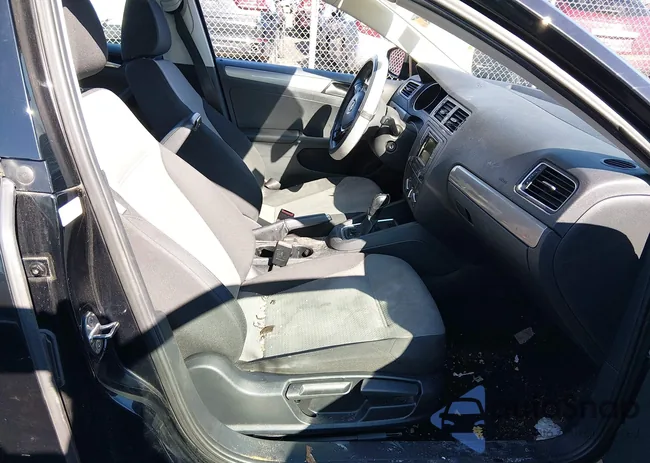 3VW2B7AJ0HM257586: 44444488