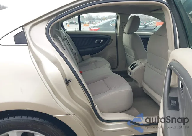 1FAHP2EW4BG114834: 44444570