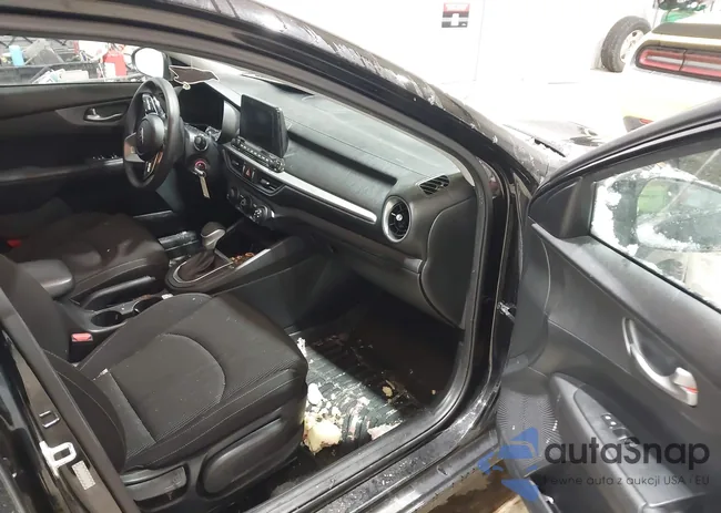 3KPF24AD2ME293099: 44445750