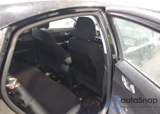 3KPF24AD2ME293099: 44445750