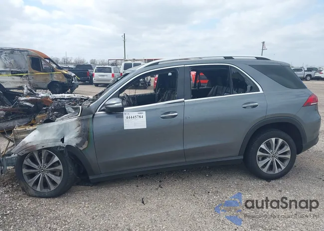 4JGFB4KB2NA732945: 44445784