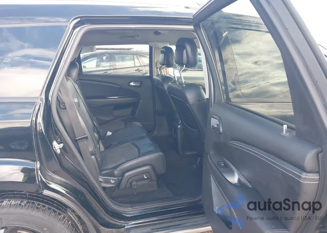 3C4PDCGB0JT327823: 44445878