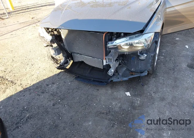 WBA8E1G3XHNU15669: 44446009