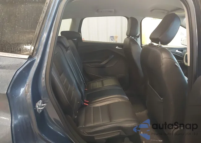 1FMCU9HDXJUB50152: 44446174