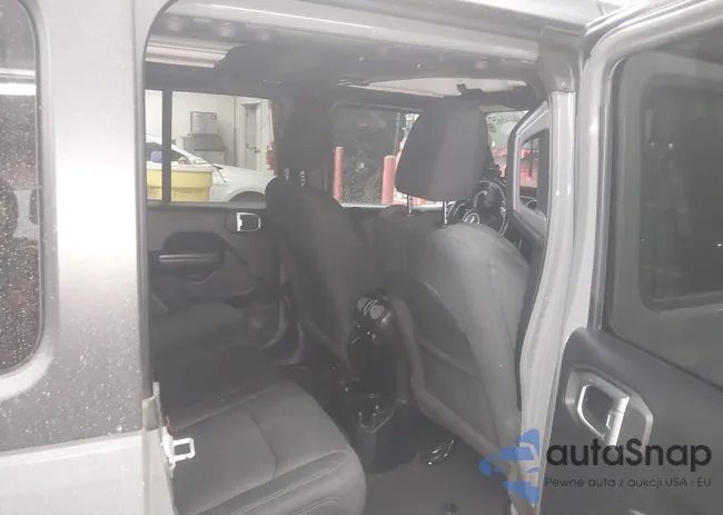 1C4HJXDN6LW342410: 44445657