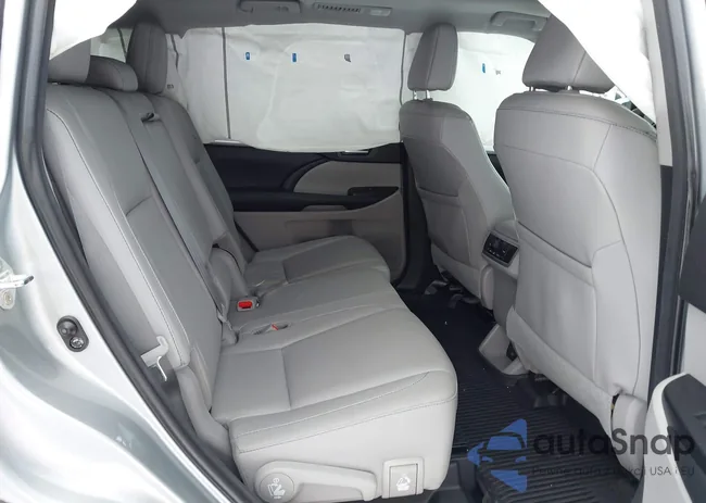 5TDJZRFH8JS861758: 44446812