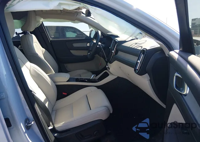 YV4L12UC5S2537901: 44447318