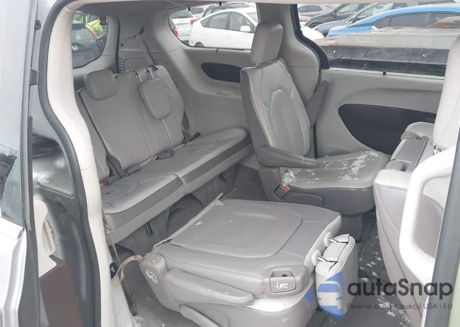 2C4RC1EG8HR521057: 44446541