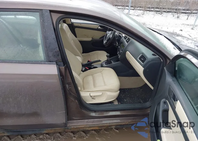 3VWBZ7AJ4BM320045: 44446556