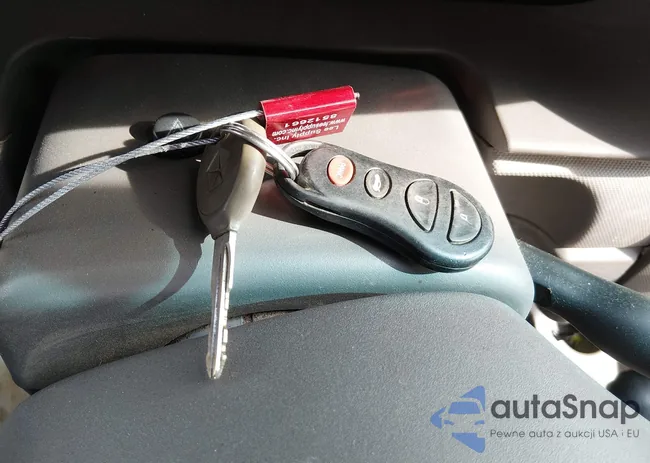 1B3EL56T94N195053: 44446558