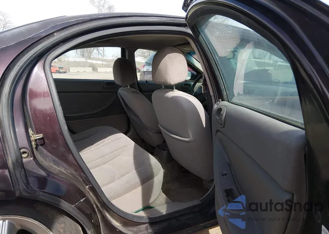 1B3EL56T94N195053: 44446558