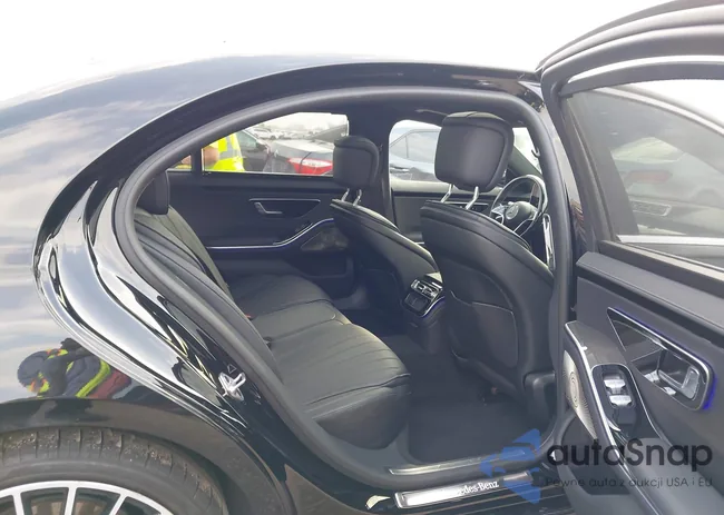 W1K6G6DBXNA104894: 44448054