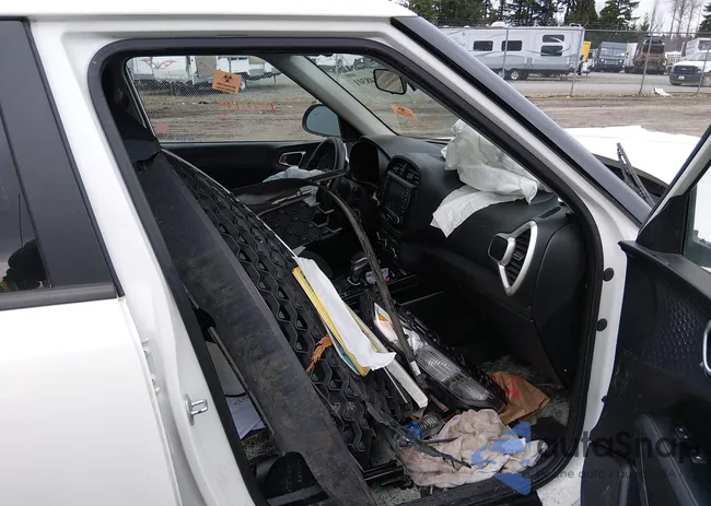 KNDJ23AU1M7755348: 44448301