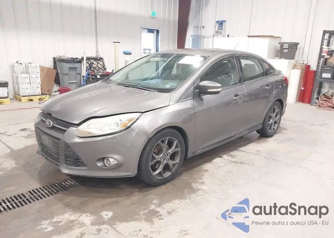 1FADP3F23EL327446: 44448837