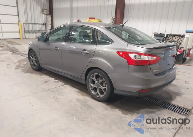 1FADP3F23EL327446: 44448837