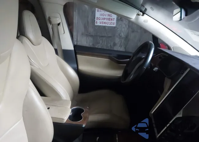 5YJXCBE22HF054120: 44448854