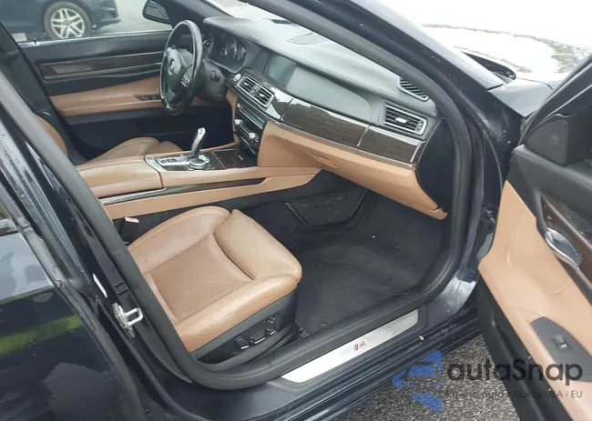 WBAKA8C52ACY36028: 44449039