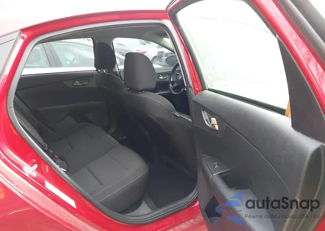 3KPF24AD3ME326272: 44449179