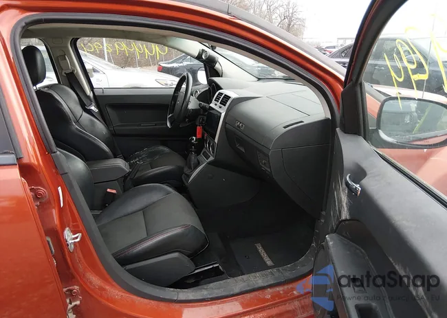 1B3HB68F18D610049: 44449294