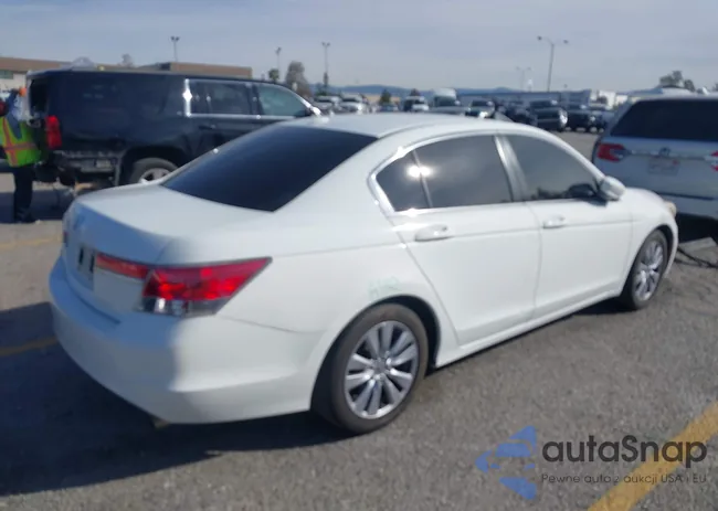 1HGCP2F85BA032149: 44448429