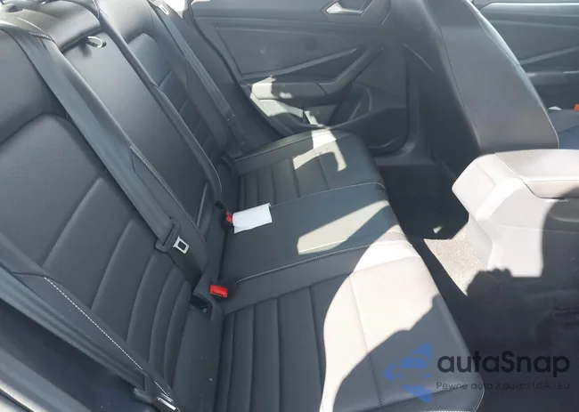 3VWEM7BU4RM033268: 44449862