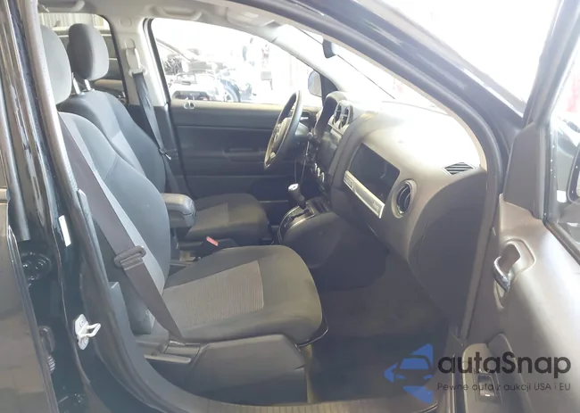 1C4NJCBA3GD560852: 44449951