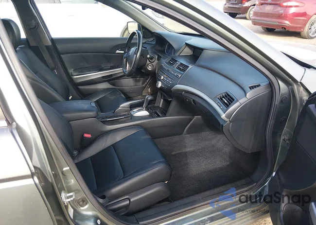 1HGCP268X9A037471: 44450111