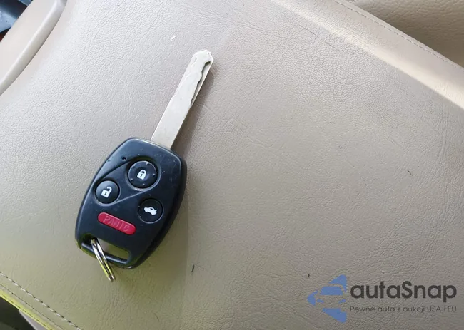 1HGCP3F87BA018436: 44449395