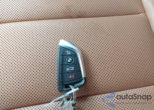 5UX53DP05P9N72082: 44449645